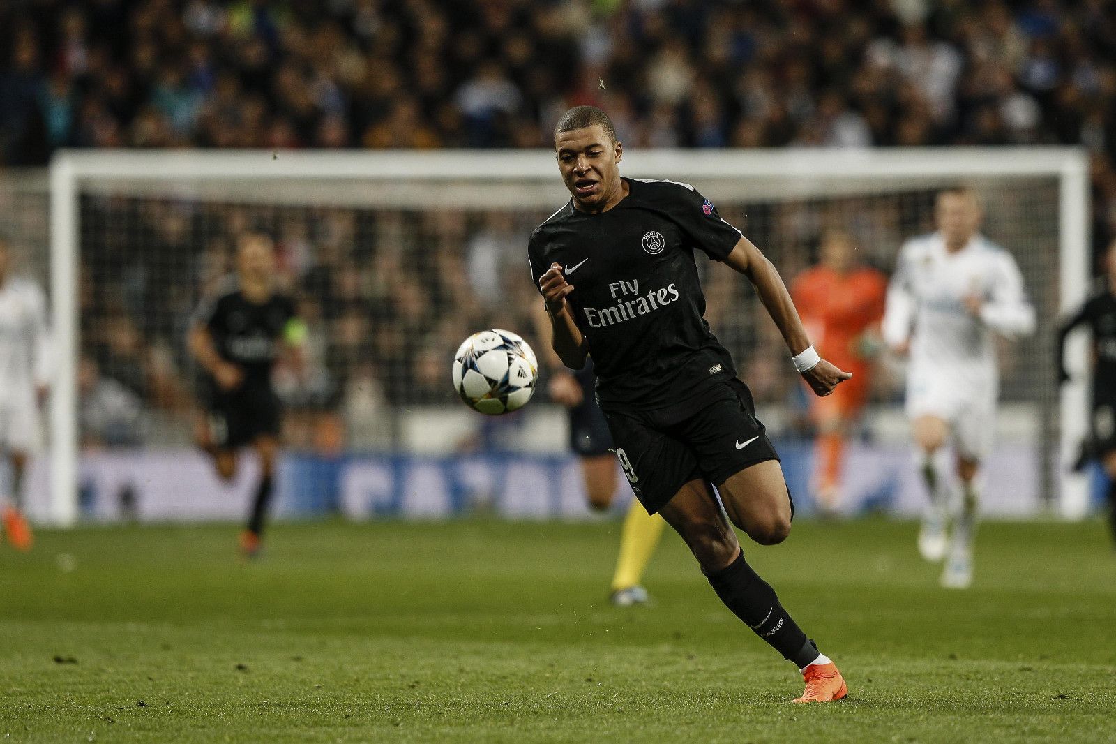 一箭双雕，姆巴佩上演皇马生涯&欧冠首次大四喜（双喜临门，姆巴佩完成皇马生涯与欧冠首个大四喜）