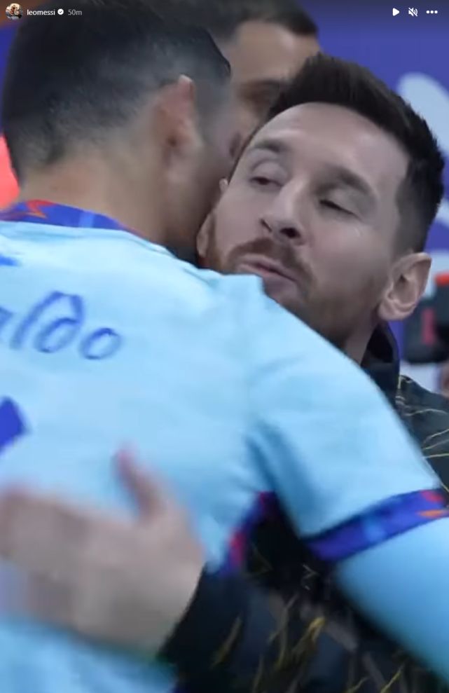 上海海港火力全开豪取三连胜（上海海港攻势如虹，连下三城）