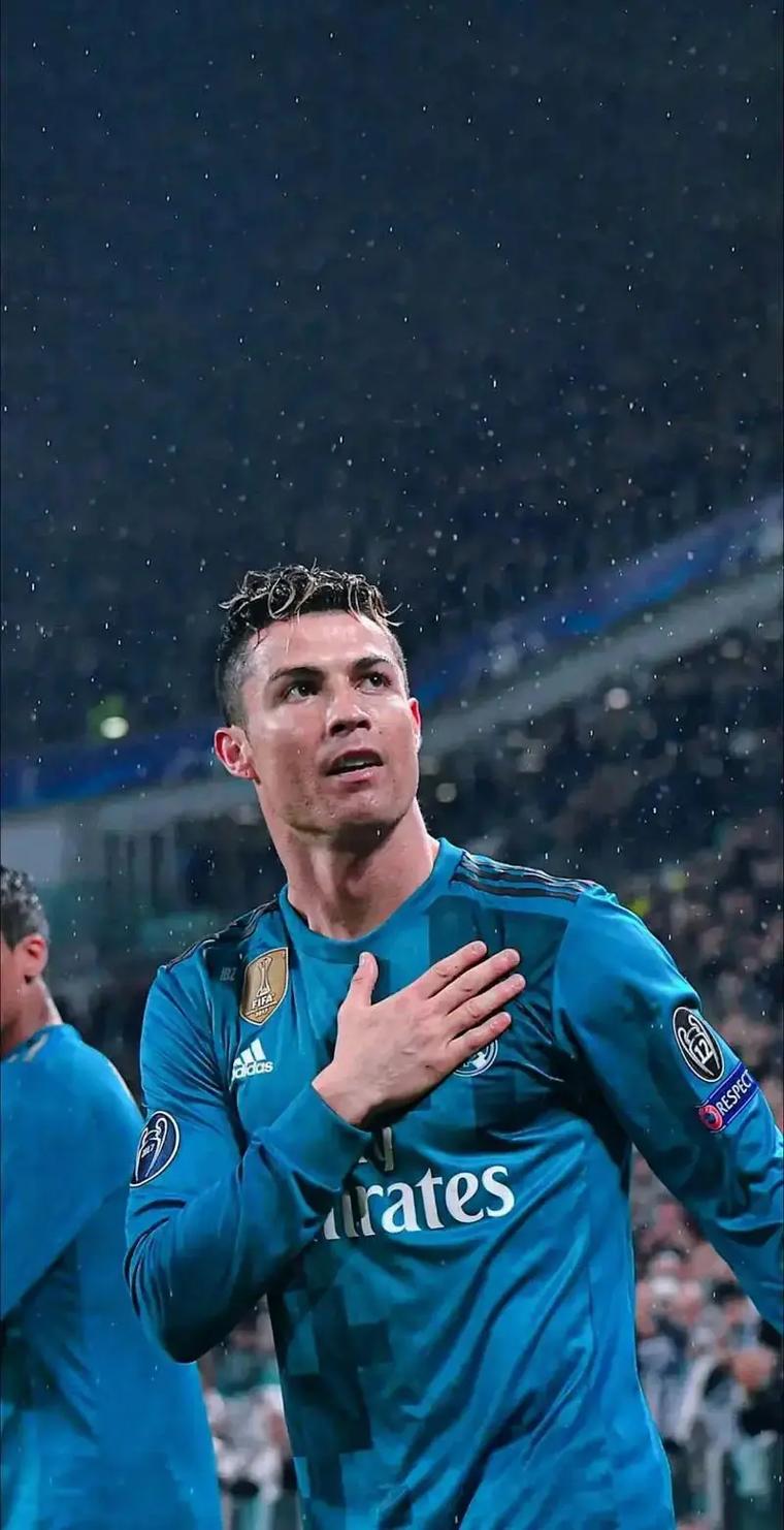 西蒙：库尔图瓦是世界最佳门将，他扑不出的球谁也扑不出来（西蒙称库尔图瓦为世界第一门将：他都扑不到的球，别人更不可能）