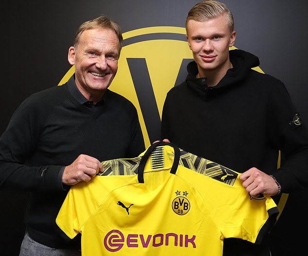 李新翔：我的第一次中超冠军；海港是冠军，连冠无人能撼动（李新翔收获中超首冠：海港加冕，连冠之势难撼）