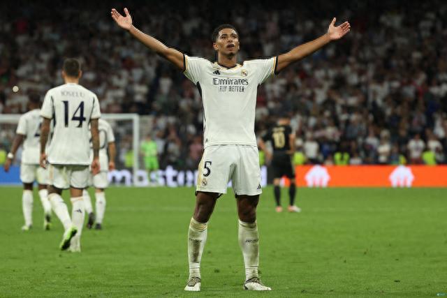 过往两场三分16中2又怎样，克尼佩尔准绝平三分回击质疑（前两战三分16投仅2中又如何，克尼佩尔以准绝平三分强势回击）