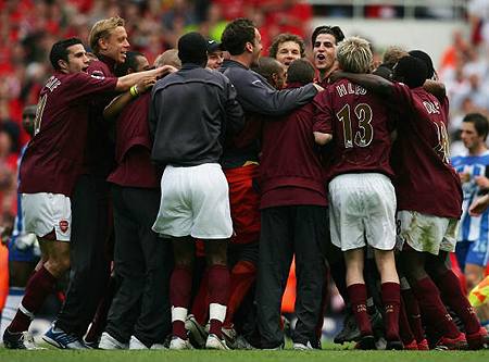 德甲半场：阿莫拉1射1传，威默破门，沃尔夫斯堡2-0柏林联合（德甲半场战报：阿莫拉传射建功，威默破门，沃尔夫斯堡2-0领先柏林联合）