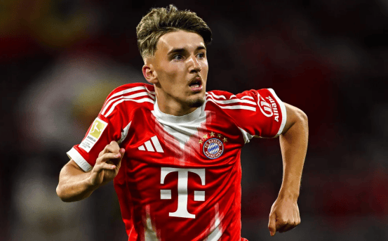 关键球打成后教练激动怒吼（关键球命中，主帅激动怒吼）