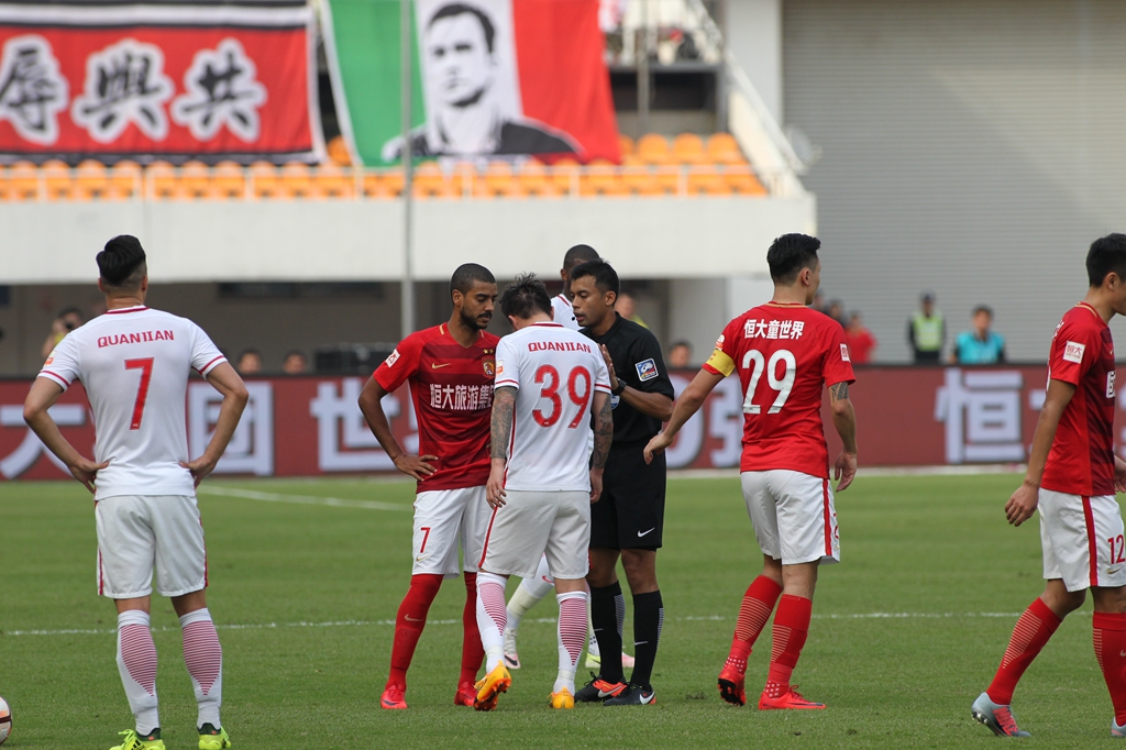 11轮21分，博洛尼亚赢那不勒斯创队史意甲三分制时代最佳开局（11轮拿到21分！博洛尼亚力克那不勒斯，创三分制以来队史最佳开局）