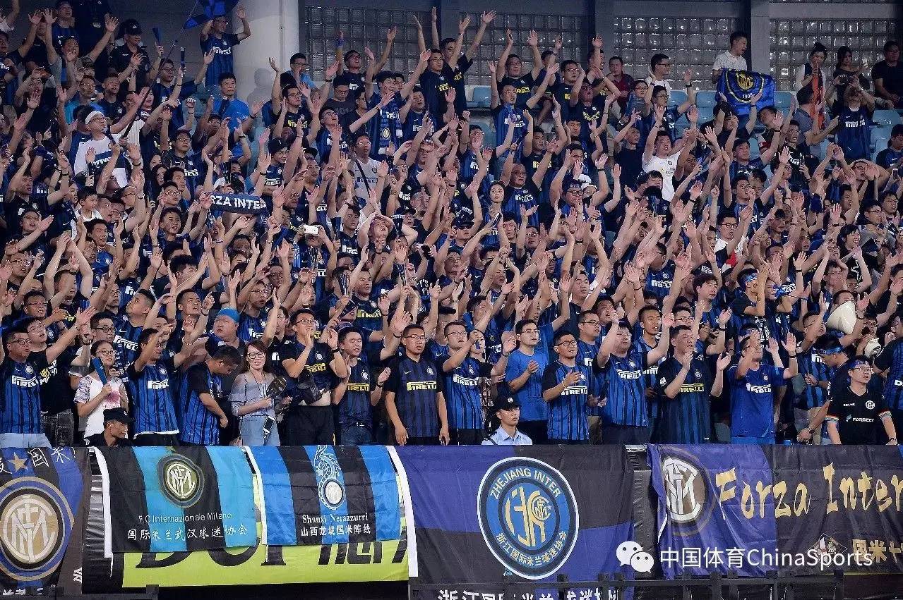 意甲媒体热议：米兰前锋希门尼斯未来扑朔迷离，媒体坚称他将离开而经纪人否认！（意媒聚焦：米兰前锋希门尼斯去留成谜，媒体称将离队经纪人予以否认）