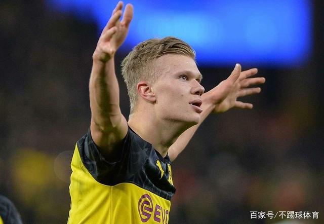 小法：不认为差距有那么大，有国米那种前锋你总会更接近胜利（小法：差距没那么夸张，若拥有国米那样的前锋，胜利会更近）