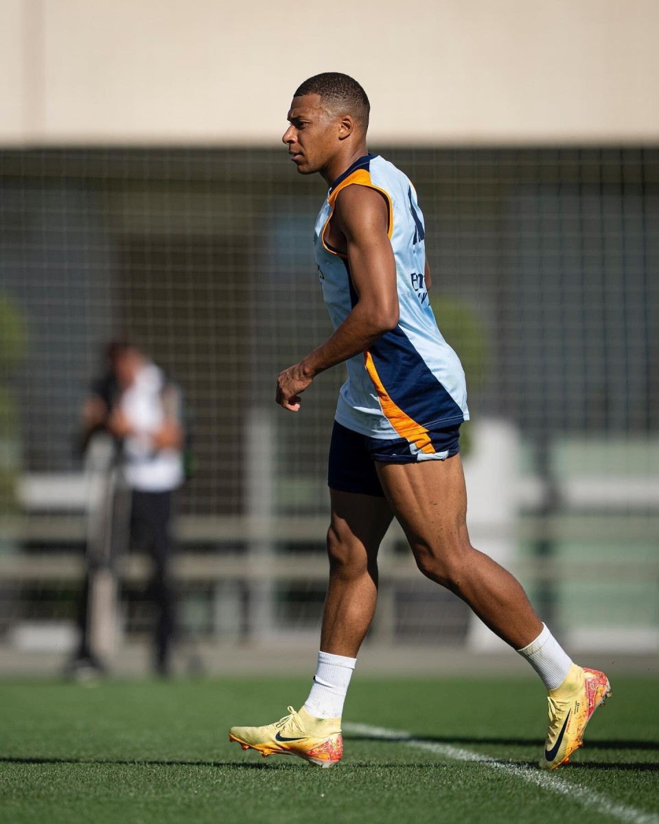 孔蒂：球员承担责任展现了成长，此刻我们不怕任何事物任何人（孔蒂：球员敢担责体现成长，当下我们不惧任何挑战与对手）