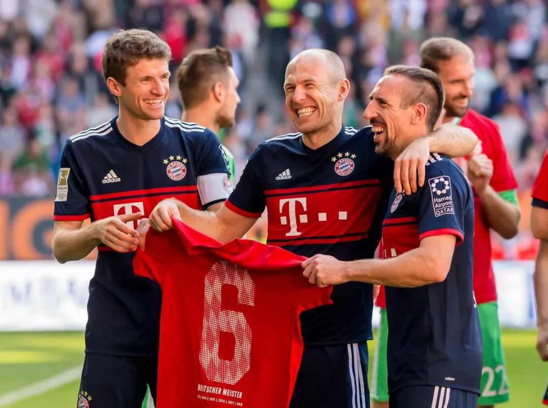 梅西：踢球不会在意纪录；希望能够参加2026世界杯（梅西：踢球不看重纪录，盼出战2026年世界杯）