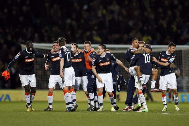 每体：阿劳霍现身以色列特拉维夫，将在那里度几天假（每体：阿劳霍抵达以色列特拉维夫，将在当地休假数日）